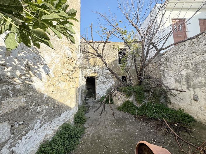 Image No.4-4 Bed Country House for sale