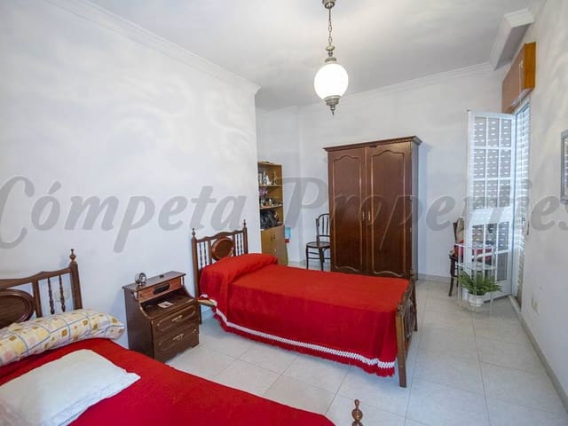 Image No.6-3 Bed Townhouse for sale