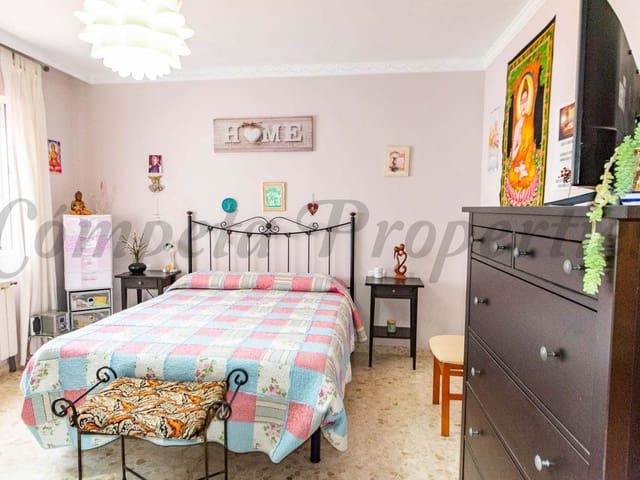 Image No.5-4 Bed Townhouse for sale