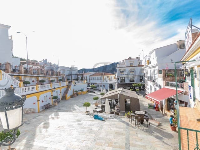 Image No.40-3 Bed Townhouse for sale