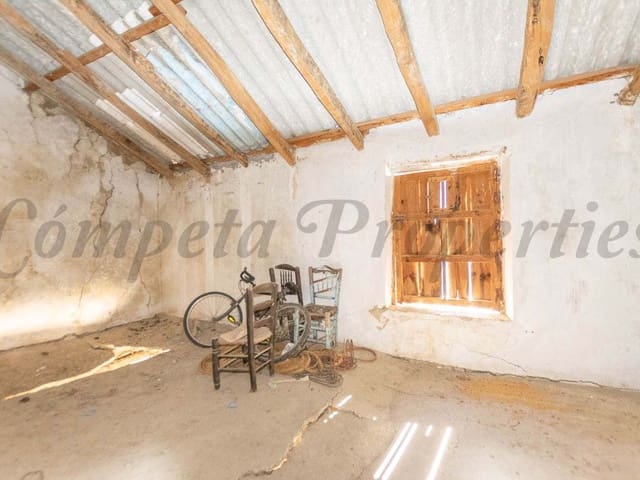 Image No.16-5 Bed Townhouse for sale