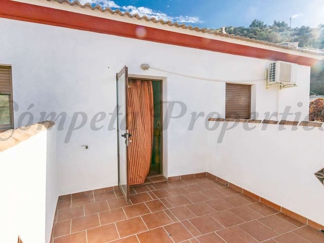 Image No.10-3 Bed Townhouse for sale