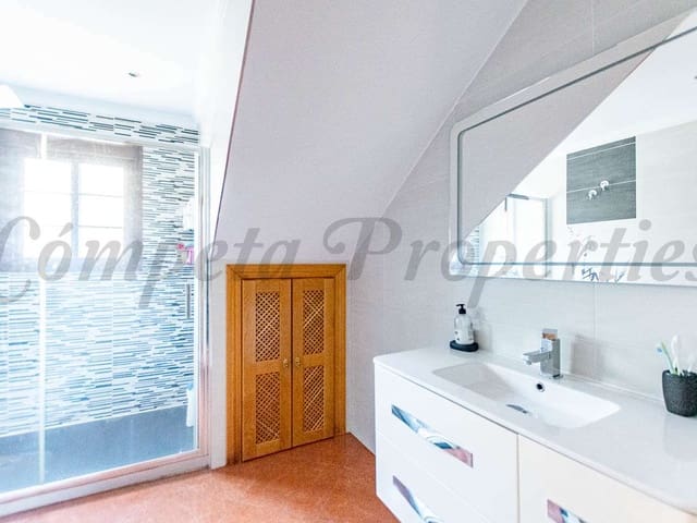 Image No.6-3 Bed Townhouse for sale