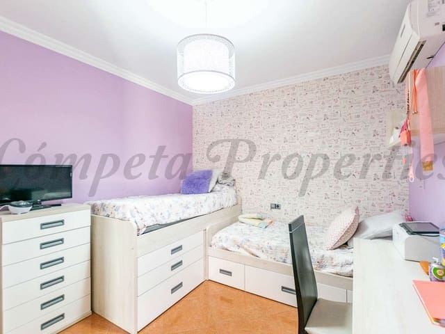 Image No.8-3 Bed Townhouse for sale