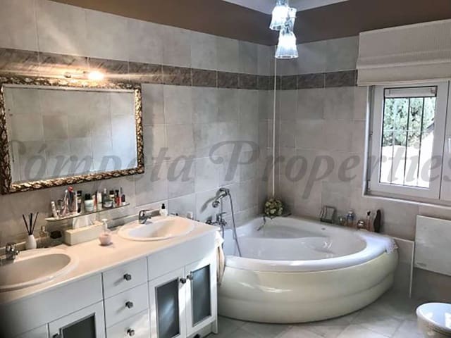 Image No.15-Finca de 4 chambres à vendre à Sayalonga