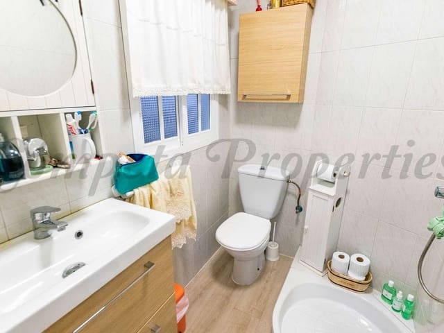 Image No.10-4 Bed Townhouse for sale