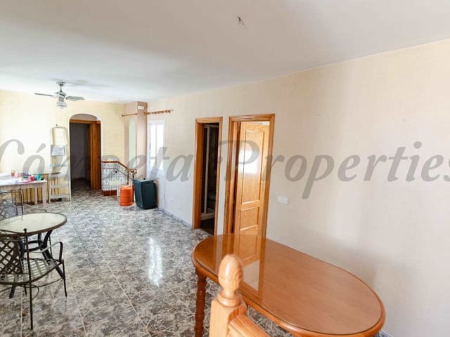 Image No.4-3 Bed Townhouse for sale