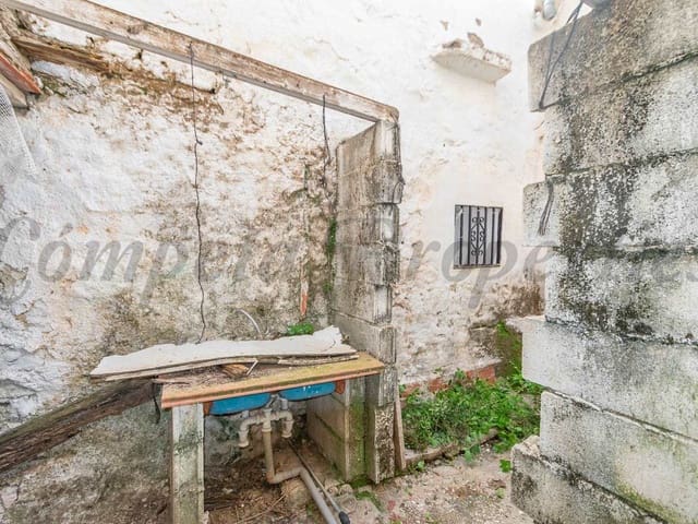 Image No.10-3 Bed Townhouse for sale