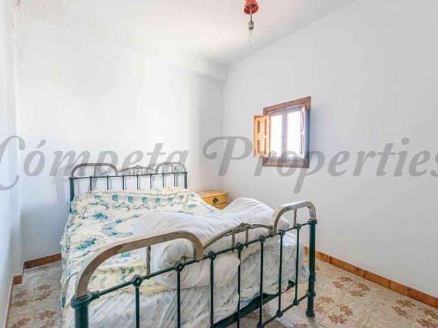 Image No.10-3 Bed Townhouse for sale