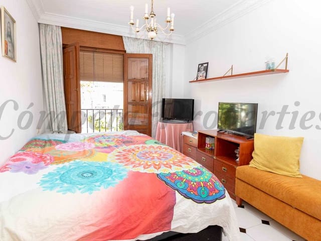 Image No.14-8 Bed Townhouse for sale