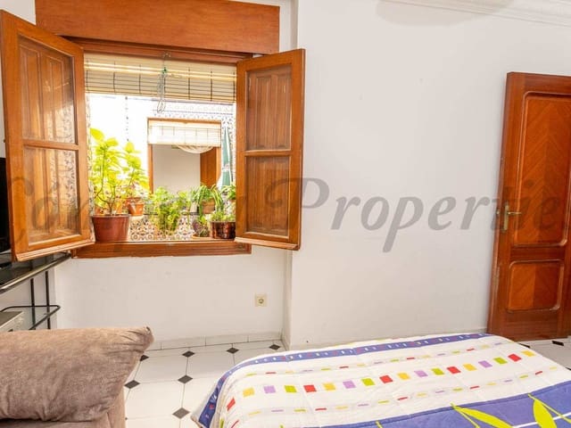 Image No.15-8 Bed Townhouse for sale