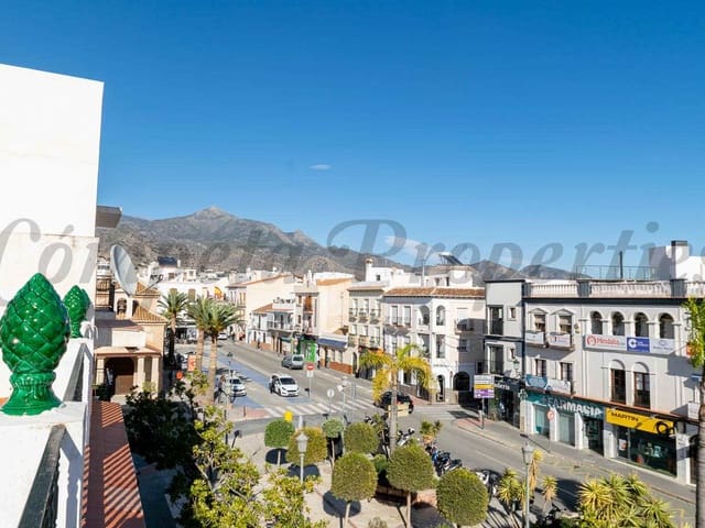 Image No.25-8 Bed Townhouse for sale