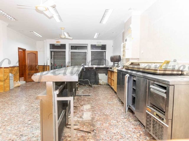 Image No.5-8 Bed Townhouse for sale