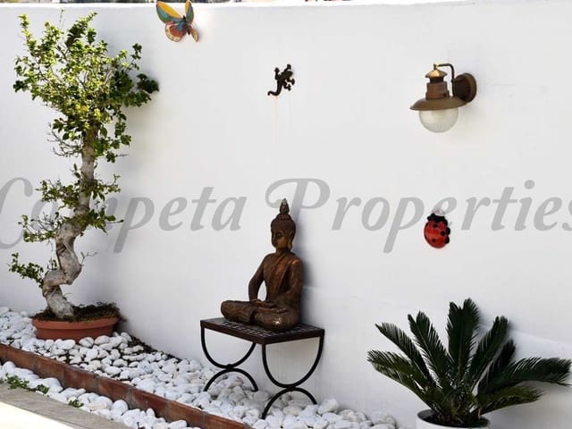 Image No.16-3 Bed Townhouse for sale