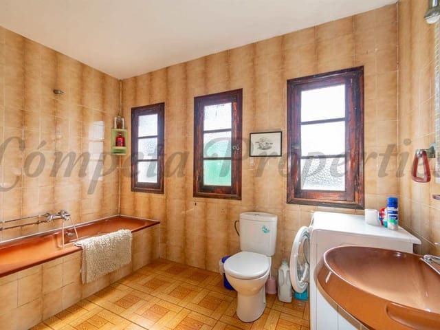 Image No.19-6 Bed Villa for sale