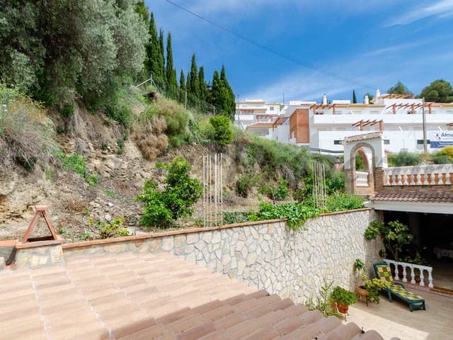 Image No.10-3 Bed Townhouse for sale