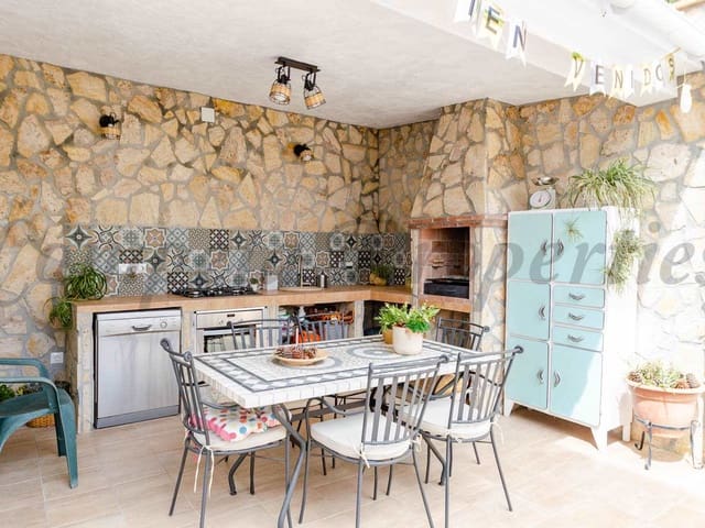 Image No.12-3 Bed Townhouse for sale