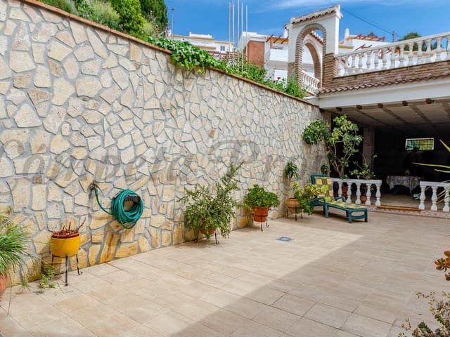 Image No.13-3 Bed Townhouse for sale