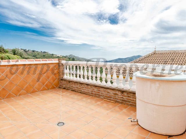 Image No.16-3 Bed Townhouse for sale