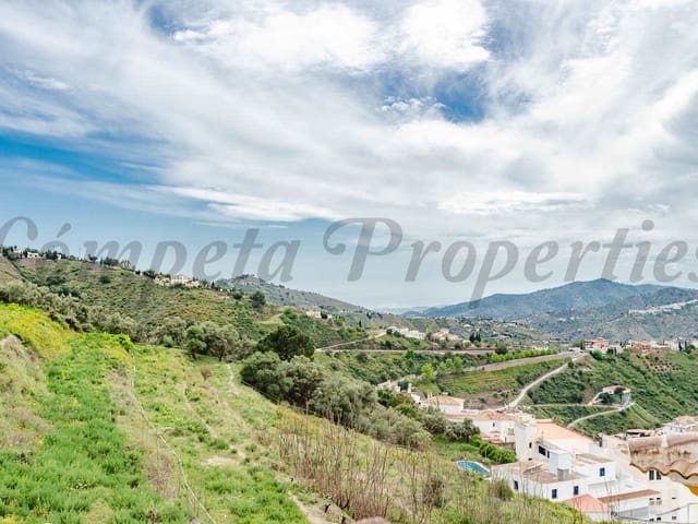 Image No.17-3 Bed Townhouse for sale