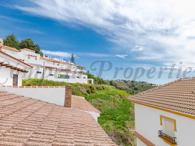 Image No.20-3 Bed Townhouse for sale