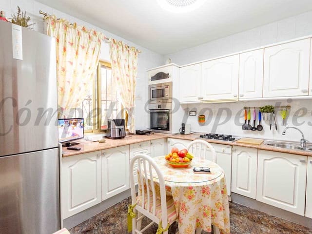 Image No.5-3 Bed Townhouse for sale