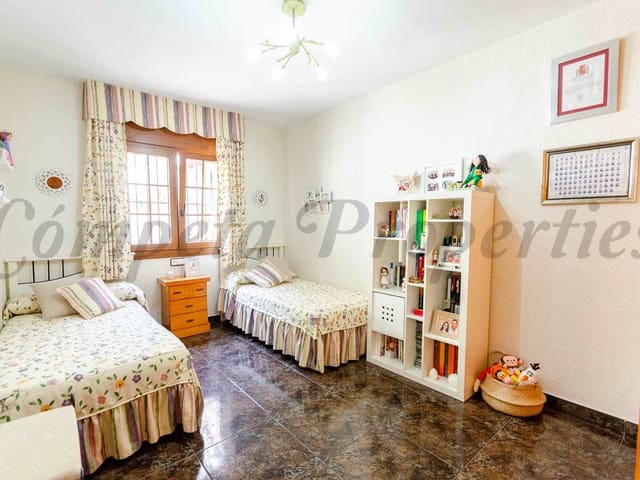 Image No.7-3 Bed Townhouse for sale