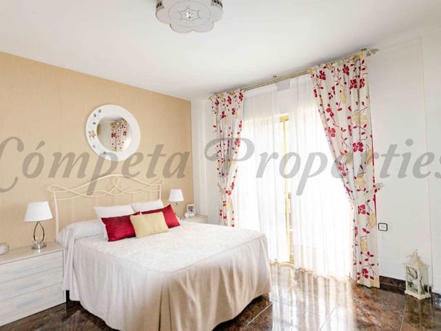 Image No.9-3 Bed Townhouse for sale