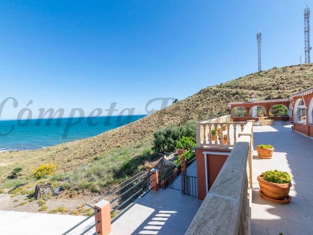 Image No.2-4 Bed Villa for sale