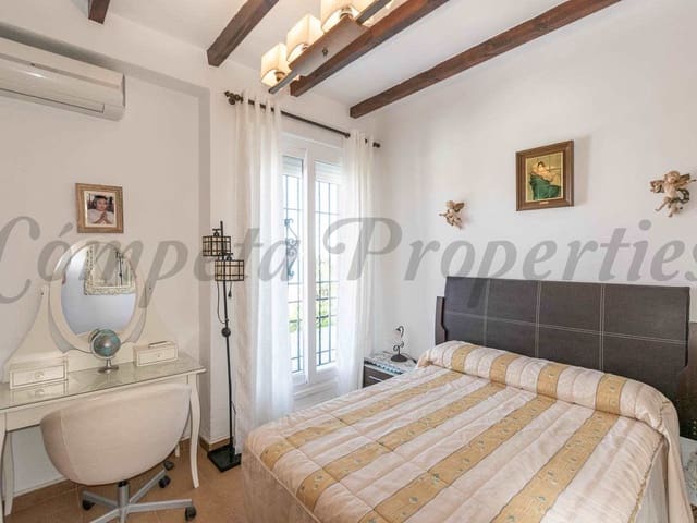 Image No.9-4 Bed Villa for sale