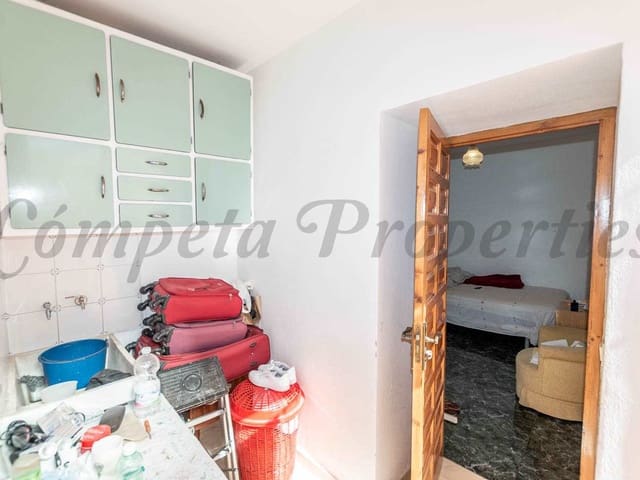 Image No.15-3 Bed Townhouse for sale