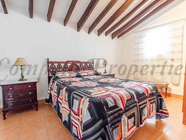 Image No.9-3 Bed Townhouse for sale