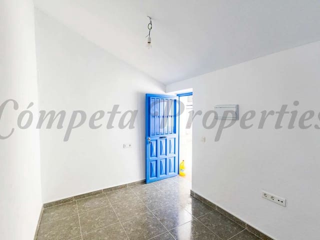 Image No.9-2 Bed Townhouse for sale