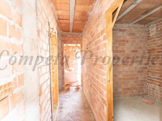 Image No.7-4 Bed Townhouse for sale