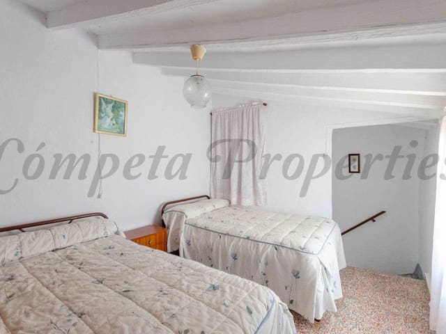 Image No.5-3 Bed Townhouse for sale