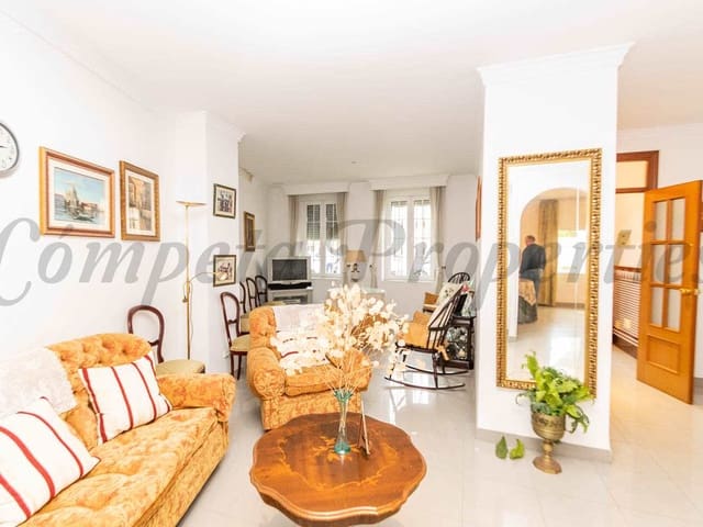 Image No.4-4 Bed Townhouse for sale