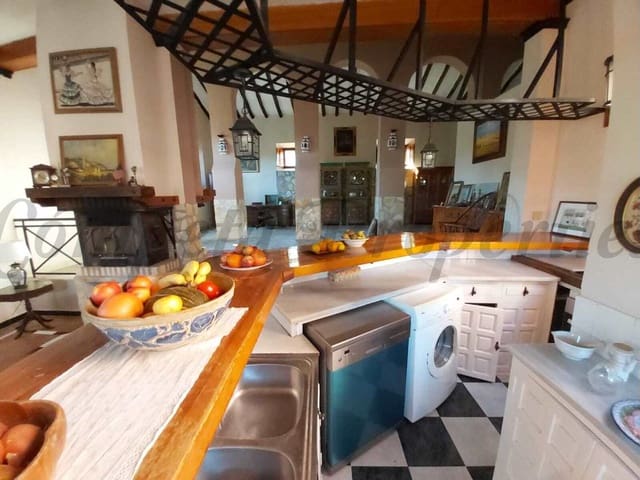 Image No.16-Villa de 4 chambres à vendre à Nerja