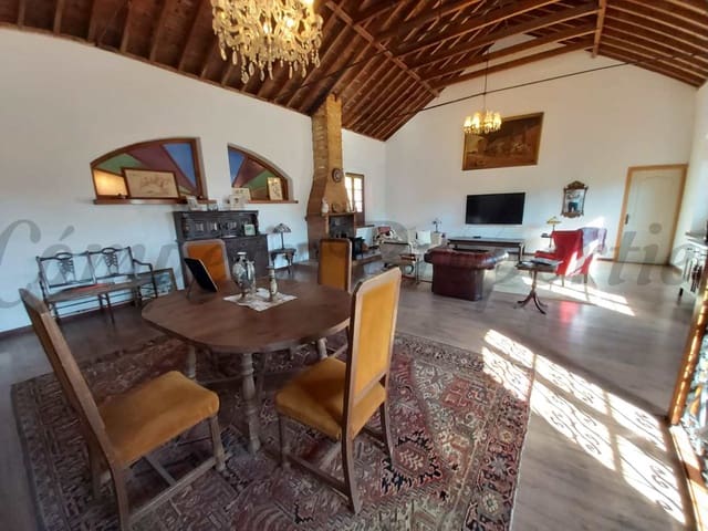 Image No.2-Villa de 4 chambres à vendre à Nerja