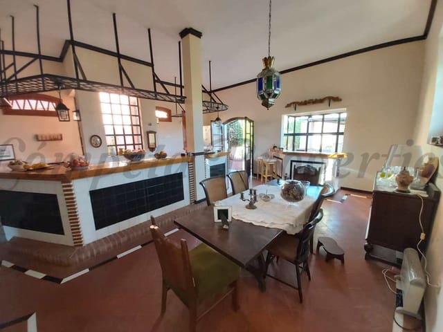 Image No.3-Villa de 4 chambres à vendre à Nerja