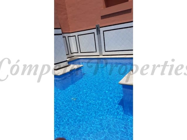 Image No.4-Villa de 4 chambres à vendre à Nerja