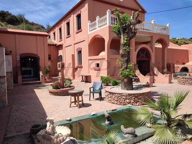 Image No.43-Villa de 4 chambres à vendre à Nerja