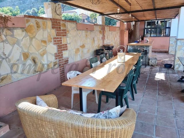 Image No.9-Villa de 4 chambres à vendre à Nerja