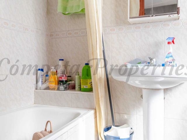 Image No.12-4 Bed Townhouse for sale