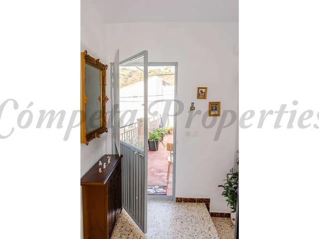 Image No.11-3 Bed Townhouse for sale