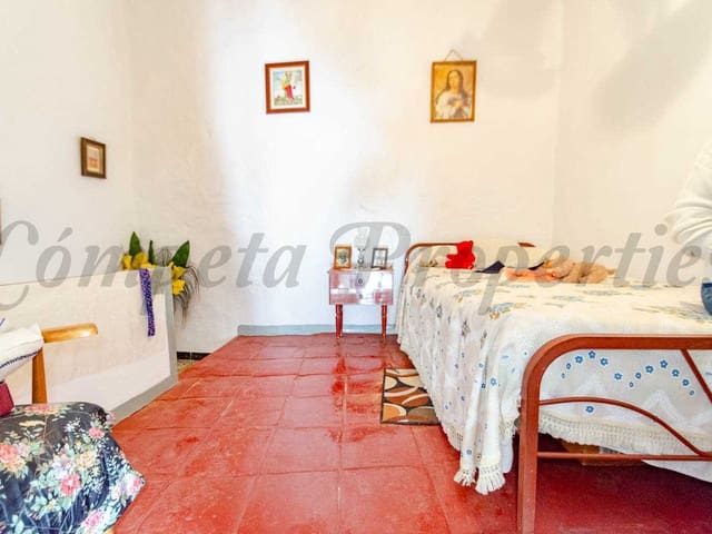 Image No.11-3 Bed Townhouse for sale