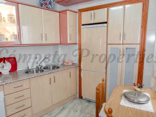 Image No.13-4 Bed Townhouse for sale