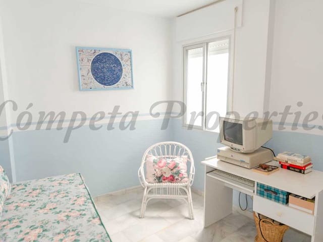 Image No.20-4 Bed Townhouse for sale