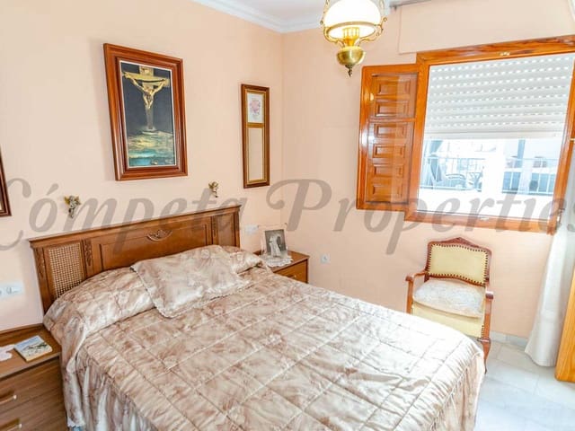 Image No.23-4 Bed Townhouse for sale