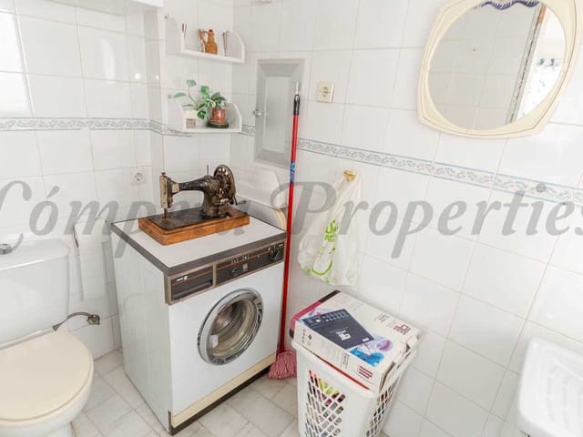 Image No.26-4 Bed Townhouse for sale