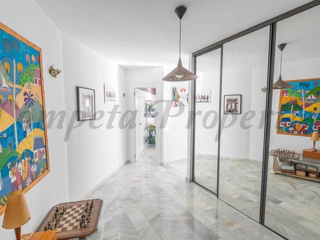 Image No.15-3 Bed Apartment for sale